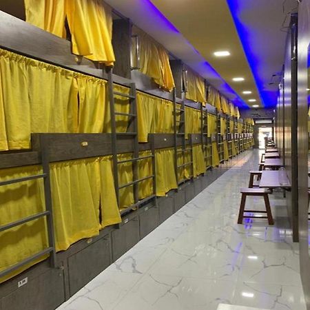Neenava Dormitory Мумбай Екстериор снимка