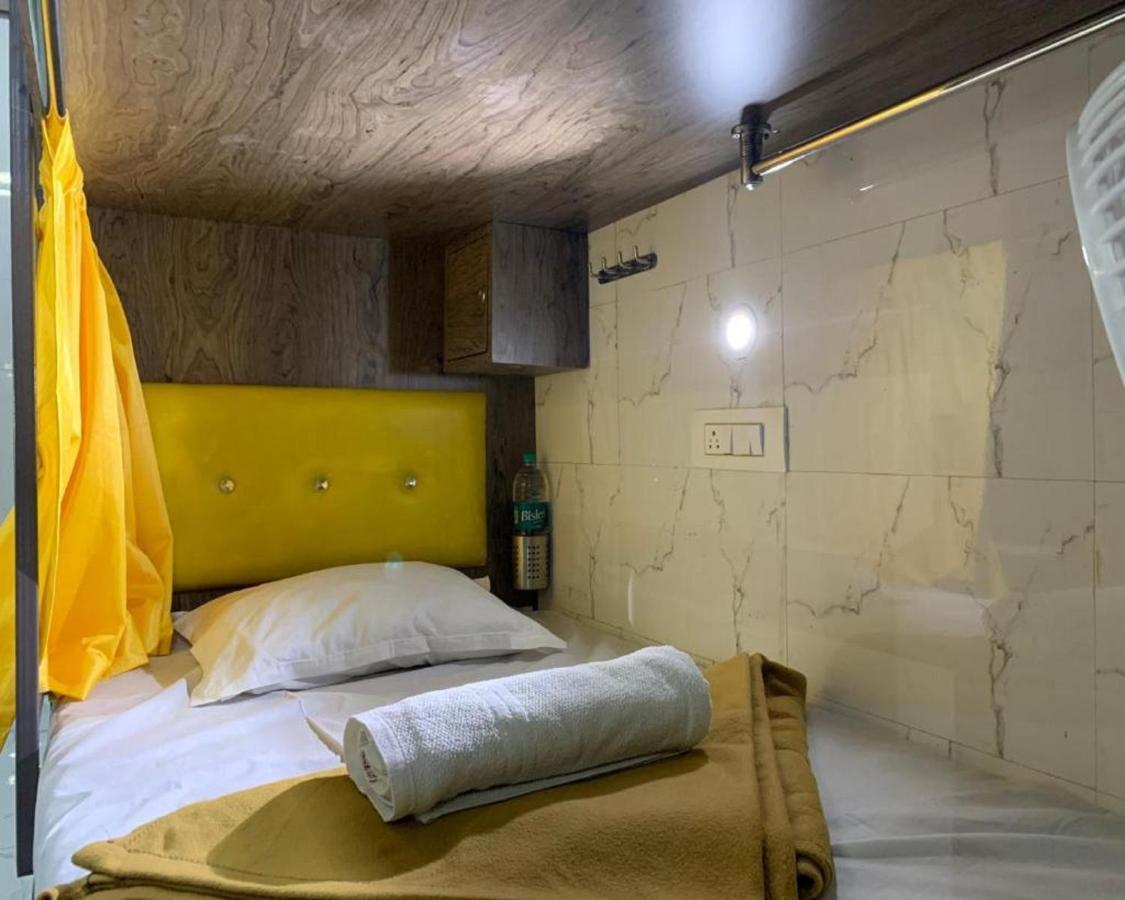 Neenava Dormitory Мумбай Екстериор снимка
