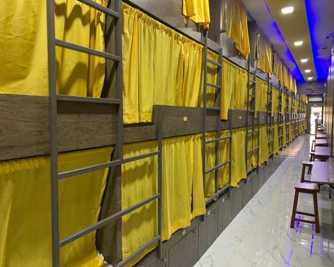 Neenava Dormitory Мумбай Екстериор снимка