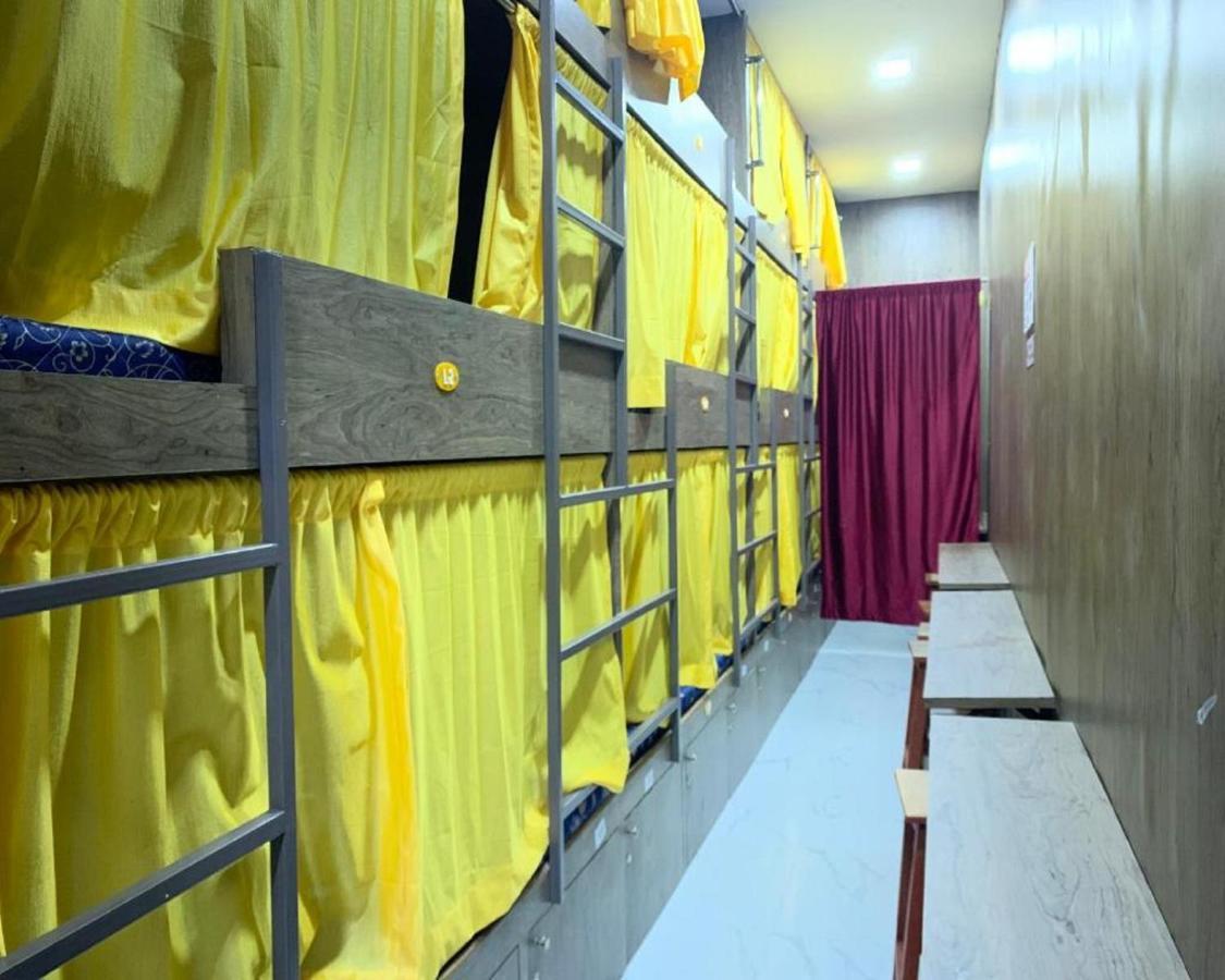 Neenava Dormitory Мумбай Екстериор снимка
